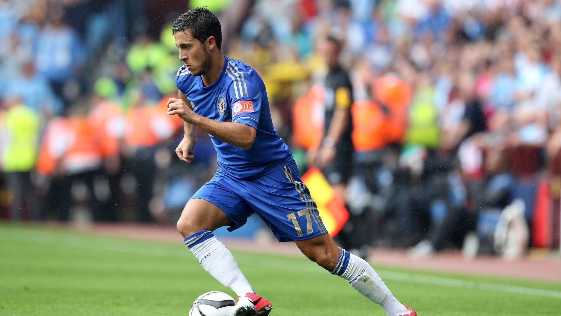 秘鲁封锁沙特,奥亚尔萨瓦尔在年度焦点之战接管比赛