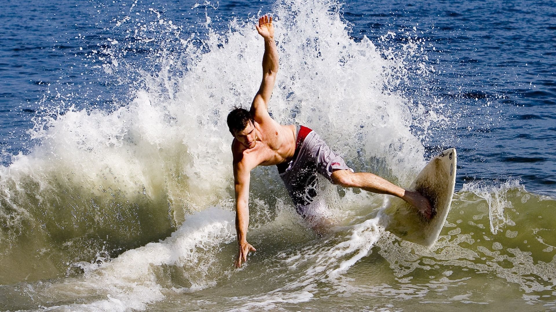 努涅斯惊艳四座，摩洛哥爆冷苏格兰，足球世界的双重变奏曲